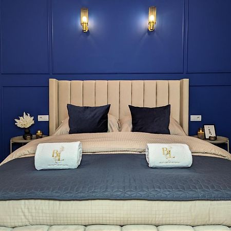 Bella Luna Luxury Suites - Chic Residence In Historic Square 바르샤바 외부 사진